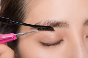 アーチ眉毛の整え方　アーチ型眉毛の書き方を説明する図